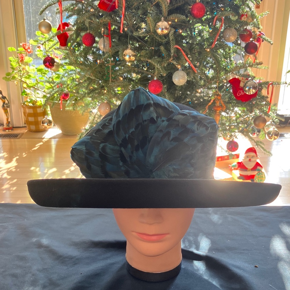 Elegant Black Wool Hat With Blue and Black Feather Accent